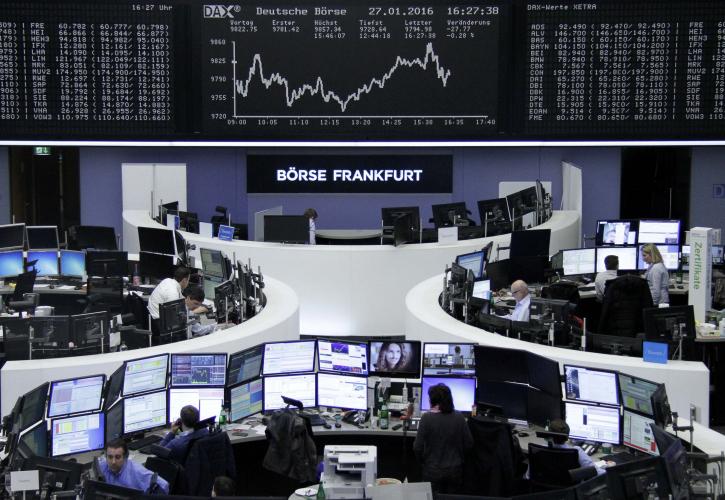 Πτωτικά κινούνται τα ευρωπαϊκά χρηματιστήρια την Πέμπτη