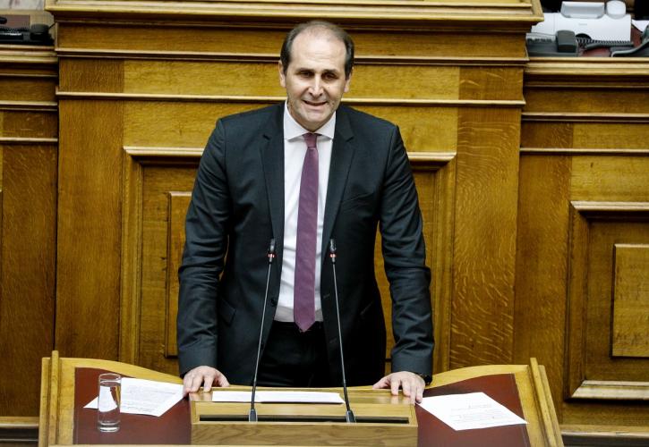 Βεσυρόπουλος: Η κυβέρνηση συνεχίζει να προχωρά με διαρκείς θεσμικές παρεμβάσεις