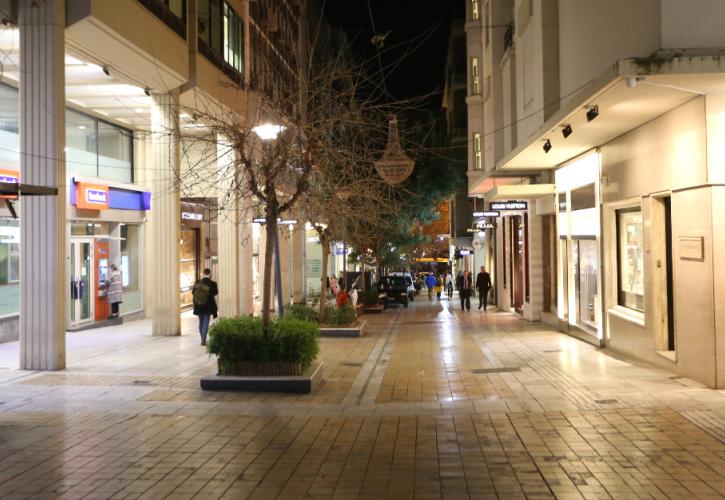 Πώς οικονομική κρίση και πανδημία έφεραν «λουκέτα» σε Κολωνάκι και εμπορικές πιάτσες