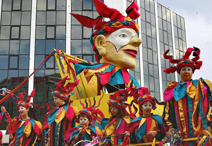 Χιλιάδες κόσμου στο καρναβάλι της Λεμεσού