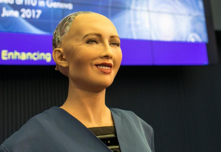 «Στα ράφια» θα τοποθετηθεί φέτος το ανθρωποειδές ρομπότ Sophia