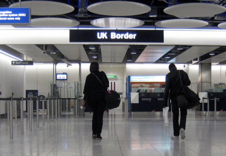 Βρετανία: Βουτιά 73% κατέγραψε η επιβατική κίνηση στο αεροδρόμιο του Χίθροου το 2020