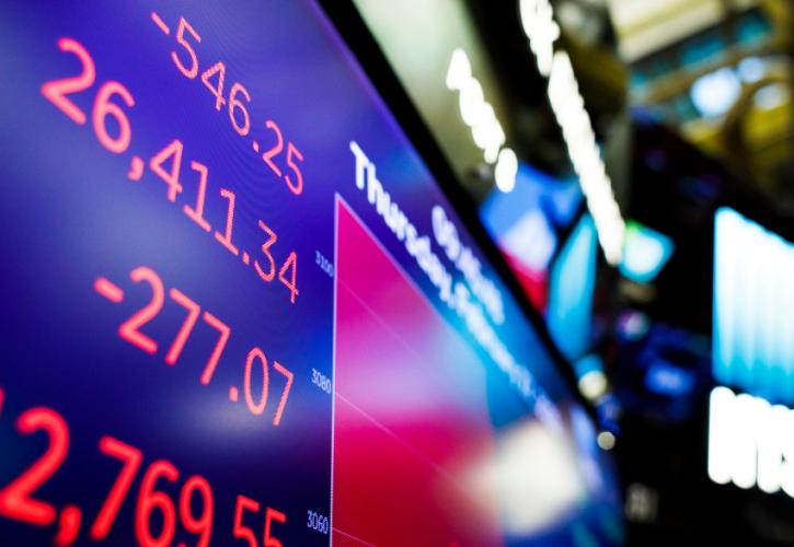 2,6 τρισ. δολάρια έχασε ο S&P 500 τη «μαύρη» Δευτέρα