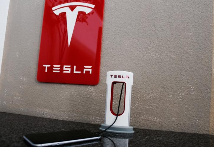 Υψηλό 7ετίας για τη μετοχή της Tesla με άλμα 19,9%