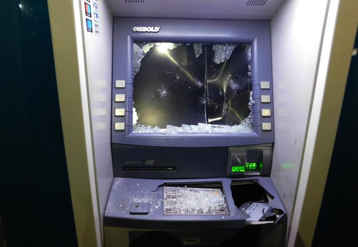 Νυχτερινές επιθέσεις σε τράπεζες και καταστήματα στην Αττική
