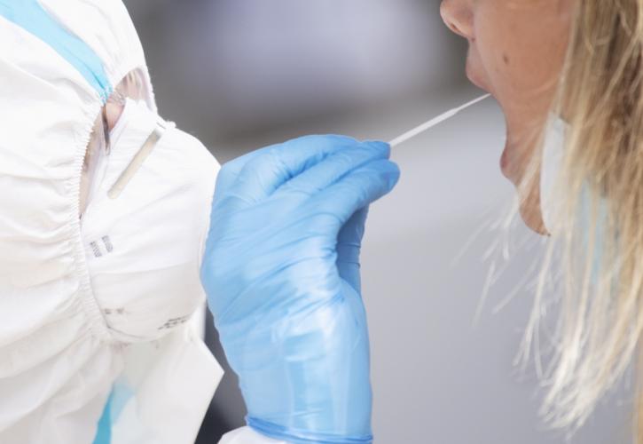 «Τρομάζει» η πανδημία στη Γαλλία - 30.000 κρούσματα σε ένα 24ωρο