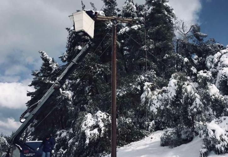 Αγώνας δρόμου για την πλήρη αποκατάσταση της ηλεκτροδότησης στην Αττική