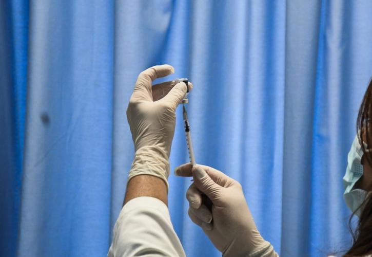 Τζανάκης: Υπέρ του υποχρεωτικού εμβολιασμού των υγειονομικών