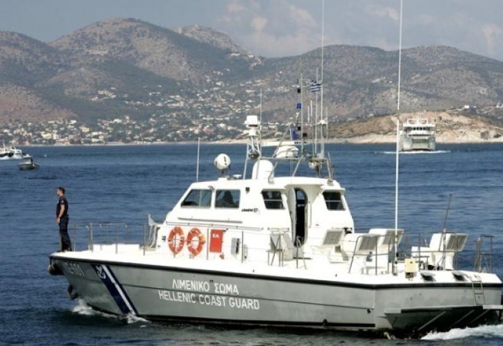 Αγωνία για τον εντοπισμό του 22χρονου στις Οινούσσες