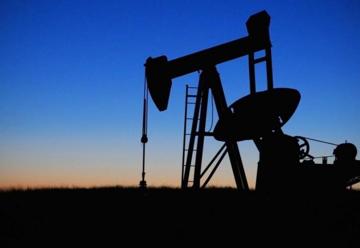 Άνοδος για το πετρέλαιο καθώς παραμένει μπλοκαρισμένη η διώρυγα του Σουέζ
