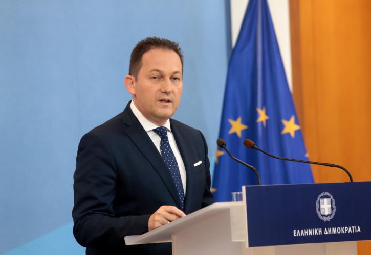 Πέτσας: Ανοικτό ενδεχόμενο υποχρεωτικότητας εμβολιασμών αν επιδεινωθούν υγειονομικά δεδομένα