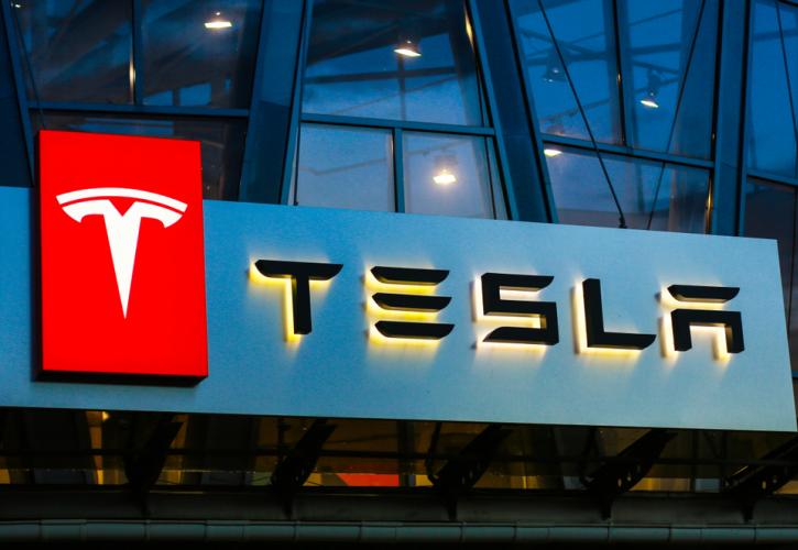 Tesla: Το ράλι της μετοχής πρόσθεσε $106 δισ. στην κεφαλαιοποίηση!