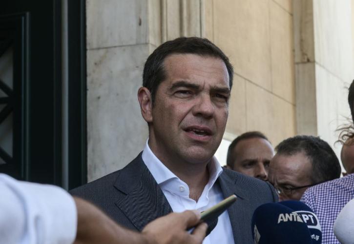 Τσίπρας: Ο κ. Μητσοτάκης να αποπέμψει την κα. Μενδώνη και να ζητήσει συγγνώμη