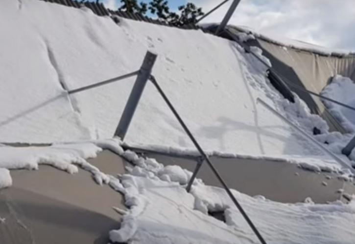 Κατέρρευσε οροφή βενζινάδικου στο Χαϊδάρι - Δεν άντεξε το βάρος του χιονιού (vid)