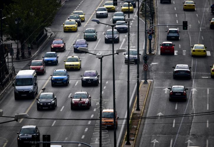 Έρευνα: Οι περισσότεροι άνθρωποι παγκοσμίως προτιμούν ταξίδια με τα δικά τους αυτοκίνητα