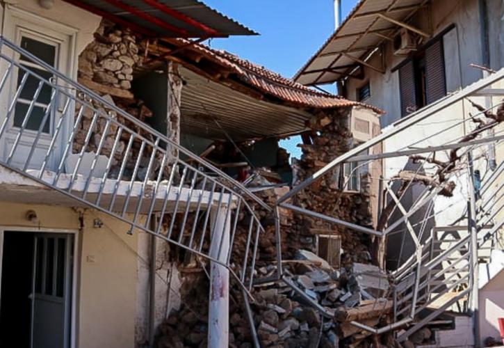 Σεισμός στην Ελασσόνα: Στήνονται σκηνές για τη διανυκτέρευση των πολιτών