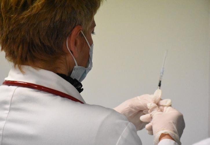 Έκκληση στους ιδιώτες γιατρούς να συμβάλλουν στον εμβολιασμό κάνει ο ΙΣΑ