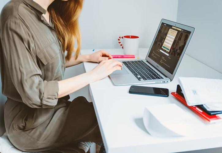 Το πρόγραμμα Women Back to Work βάζει ξανά τις γυναίκες στην αγορά εργασίας