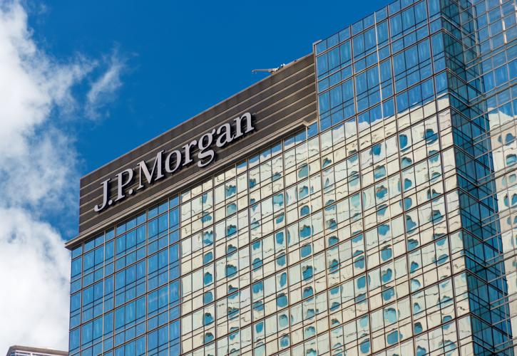 Γιατί η JP Morgan αρχίζει να «βλέπει» καλύτερα την Ελλάδα - Ξεχωρίζει την Alpha Bank