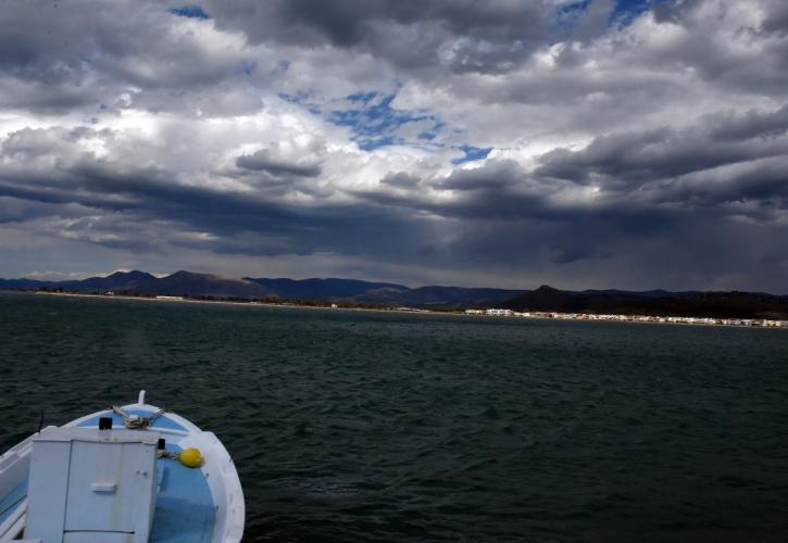 Meteo: Mικρή πτώση θερμοκρασίας το Σάββατο - Bροχές και άνεμοι έως 6 μποφόρ στο Αιγαίο