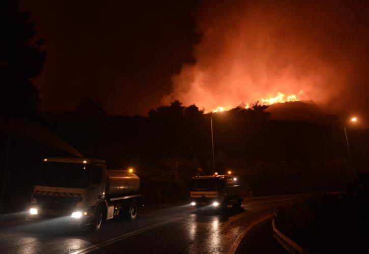 Σε εξέλιξη δασική πυρκαγιά στον Κάλαμο Ωρωπού - Δεν κινδυνεύουν κατοικημένες περιοχές