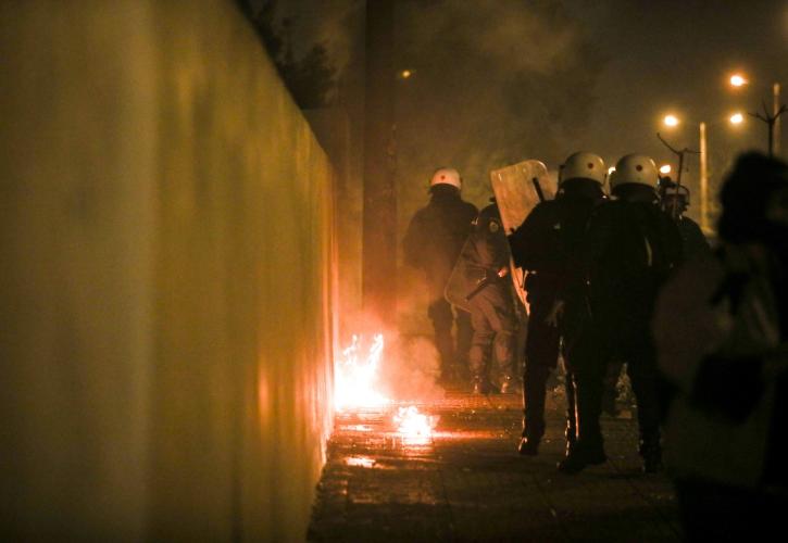 Θεσσαλονίκη: Ένταση και προσαγωγές μετά την πορεία για τον θάνατο του 17χρονου στη Βοιωτία