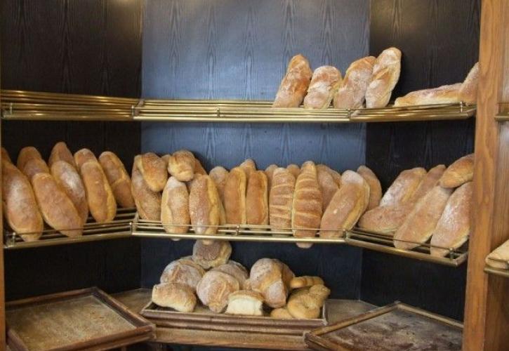 Τα βγάζουν δύσκολα πέρα οι Τούρκοι - Αγοράζουν μπαγιάτικο ψωμί γιατί είναι φθηνότερο