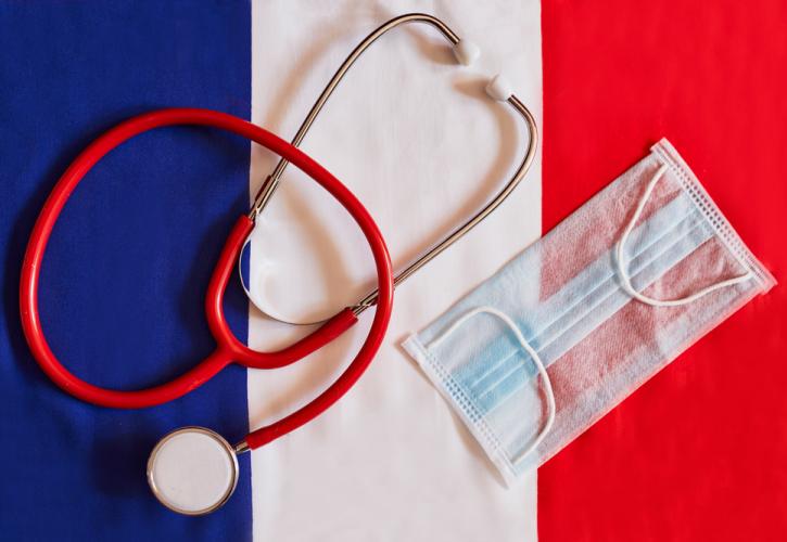 Γαλλία: Αναστέλλεται η εξέταση του σχεδίου νόμου για το πιστοποιητικό εμβολιασμού