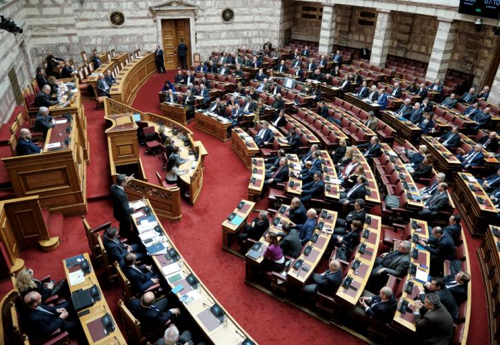 Την Πέμπτη θα διασταυρώσουν τα «ξίφη» τους στη Βουλή οι πολιτικοί αρχηγοί