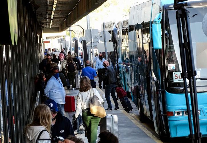 Νότιο Αιγαίο: Εκτοξεύτηκε η επιβατική κίνηση το 2022 - Πάνω από 6,5 εκατ. επιβάτες