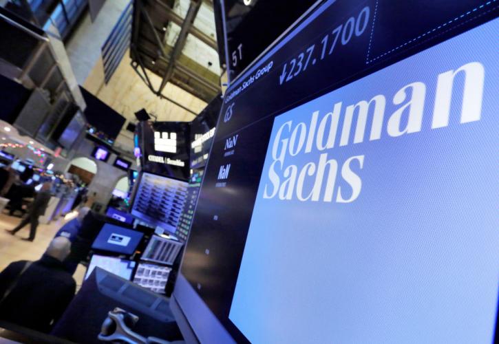 Bloomberg: H Goldman Sachs προσλαμβάνει στελέχη από τους ανταγωνιστές της