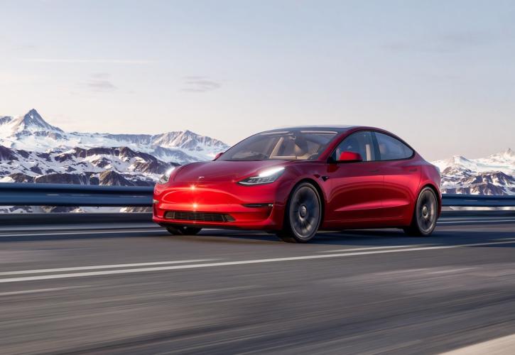 Η Tesla ανακαλεί εκατοντάδες προβληματικά Model 3 από την Κίνα