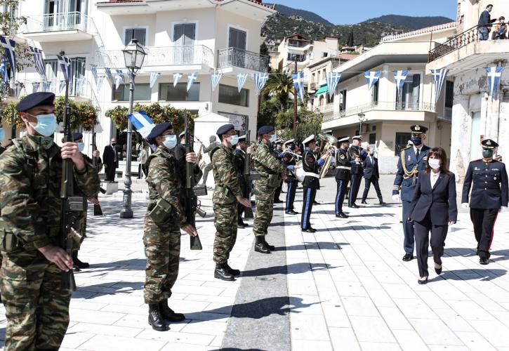 Κ. Σακελλαροπούλου από Άμφισσα: Σήμερα τιμάμε την πρώτη πόλη της Στερεάς Ελλάδας που απελευθερώθηκε από τον τουρκικό ζυγό