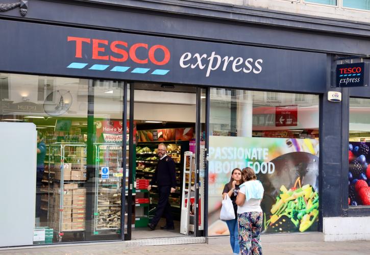 Tesco: Καλύτερα των εκτιμήσεων τα έσοδα στο α' εξάμηνο - Άνω του 1 δισ. στερλινών τα κέρδη