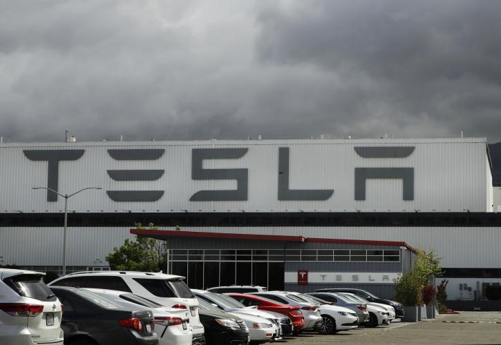 Η Tesla εξετάζει επενδυτικό «άνοιγμα» στη Ρωσία