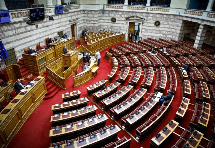 Βουλή: Υπερψηφίστηκε το νομοσχέδιο για τις στρατηγικές επενδύσεις και τις εταιρείες - τεχνοβλαστούς