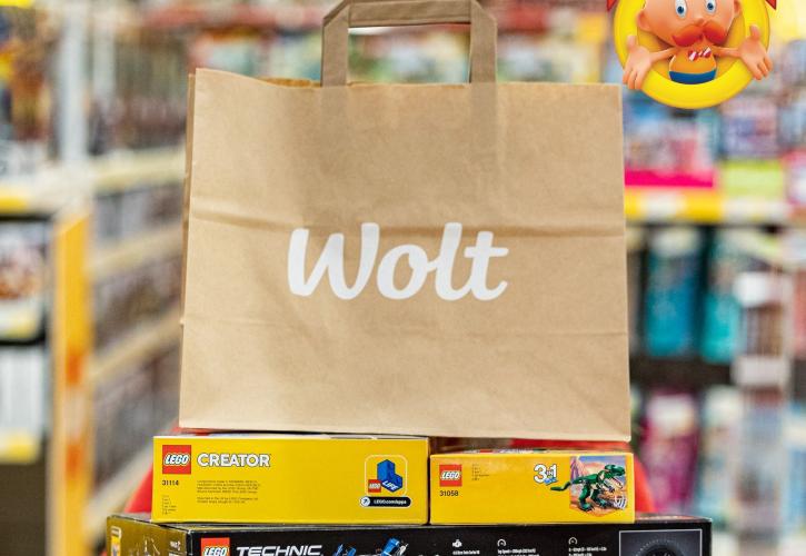 Λαμπάδες και παιχνίδια μπαίνουν στο «μενού» της Wolt - Σε συνεργασία με τα καταστήματα Μουστάκα