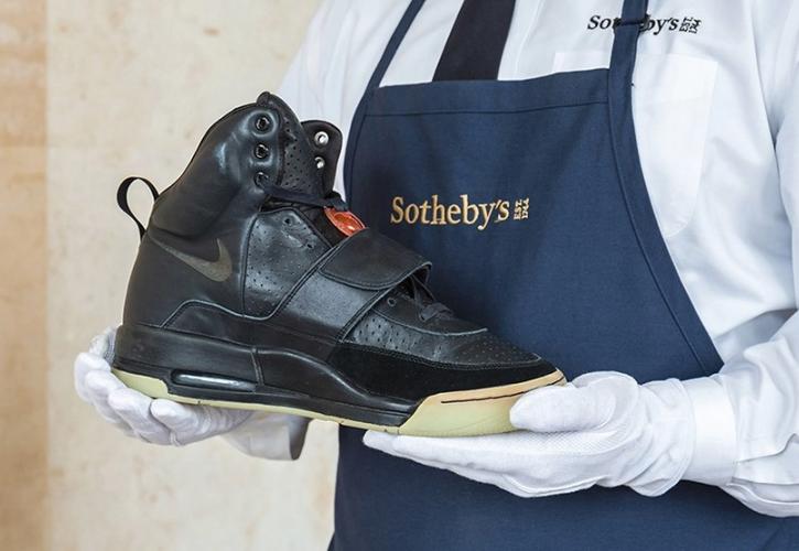 Sotheby's: Σε δημοπρασία τα πρωτότυπα Yeezy του Κάνιε Γουέστ - Θα ξεπεράσουν τα 1 εκατ. δολάρια