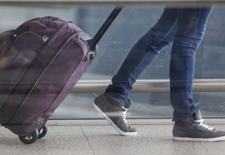 Οι ΗΠΑ προετοιμάζονται για την άρση των περιορισμών τη Δευτέρα - Αναμένονται ουρές και καθυστερήσεις στα αεροδρόμια