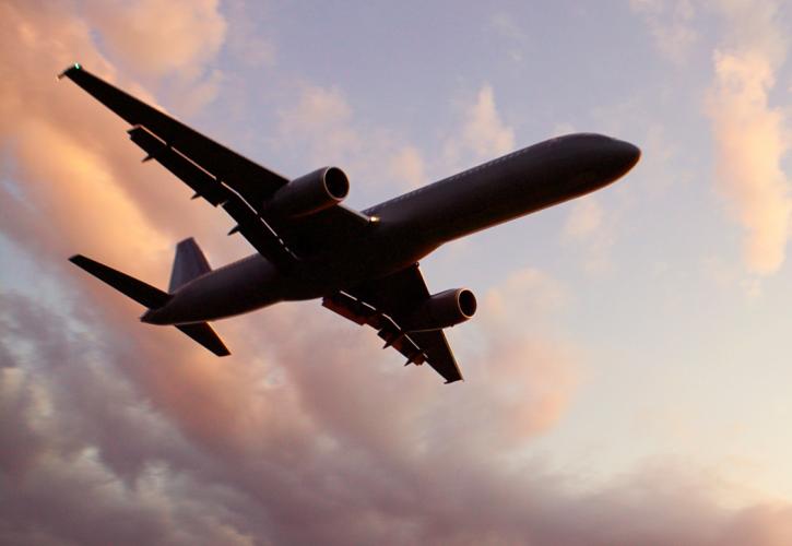 Διεθνείς αναταράξεις στις αερομεταφορές φέρνει η Όμικρον 