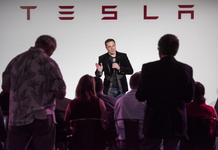 Έλον Μασκ: Πουλάει και άλλες μετοχές της Tesla - Συνολικής αξίας 687 εκατ. δολαρίων