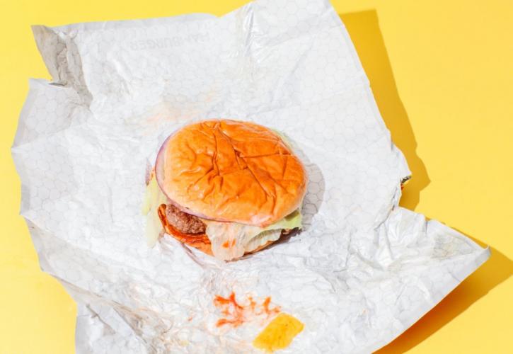 Αυξάνεται ο ανταγωνισμός στο fast food – Υποχωρούν τα Wendy’s 