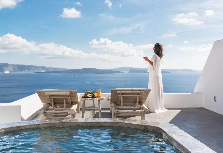 Booking.com: Ελληνικό ξενοδοχείο μεταξύ των πιο πολυτελών στον κόσμο