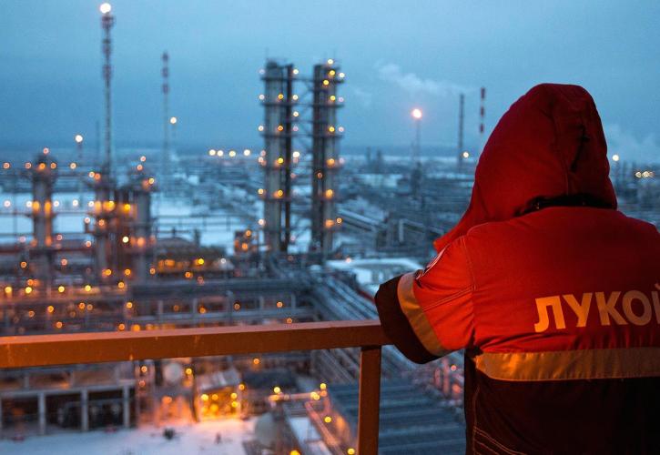 ΕΕ: Θα προτείνει έξοδο από το ρωσικό πετρέλαιο ως τα τέλη του έτους