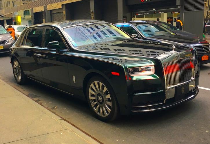 Μια Rolls-Royce βαμμένη με 1.000 διαμάντια! (pics)