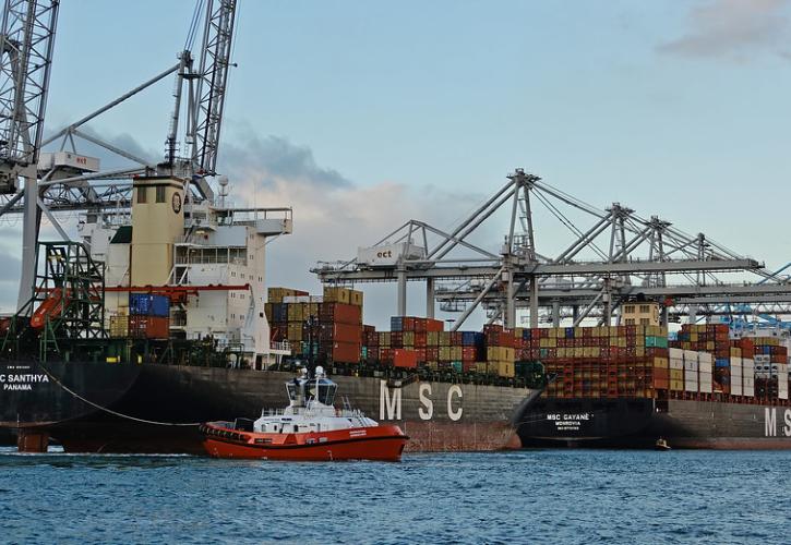 MSC: Η μεγαλύτερη εταιρεία μεταφοράς container σταματά τις διελεύσεις απ' το Σουέζ λόγω των Χούθι