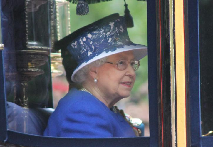 Η βασίλισσα Ελισάβετ ακύρωσε επίσκεψη στη Β. Ιρλανδία - Ιατρική σύσταση για ξεκούραση