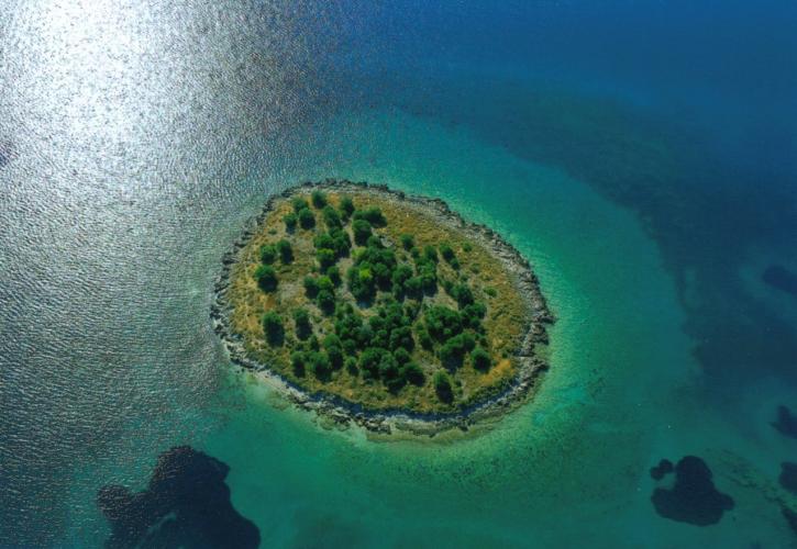 Έξι ελληνικά νησιά – κοσμήματα αναζητούν αγοραστές