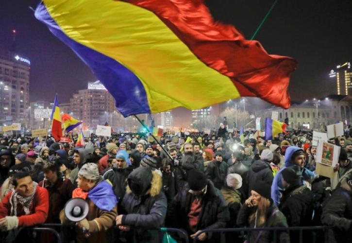 Κορονοϊός: Νέα αρνητικά ρεκόρ κρουσμάτων σε Ρωσία και Ρουμανία