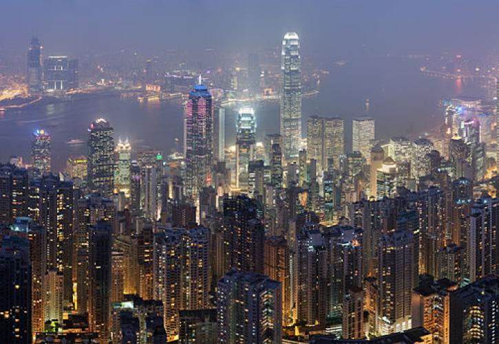Και το Χονγκ Κονγκ απαγορεύει την είσοδο Βρετανών τουριστών